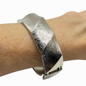 Vintage Silver Tone Hinged Bangle Bracelet Geometric Textured Wide Statement
